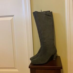 TSUBO Faline Women's Tall Charcoal Suede Heeled Dress Boot- Size 7.5M